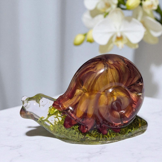 Real Dried Flower & Moss Snail Figurine: Handmade Nature Art, Real Pressed Flowers, Nature Inspired Gift