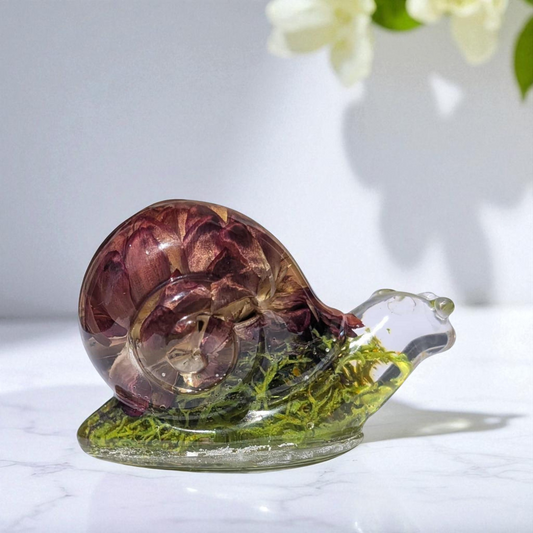 Real Dried Flower & Moss Snail Figurine: Handmade Nature Art, Real Pressed Flowers, Nature Inspired Gift