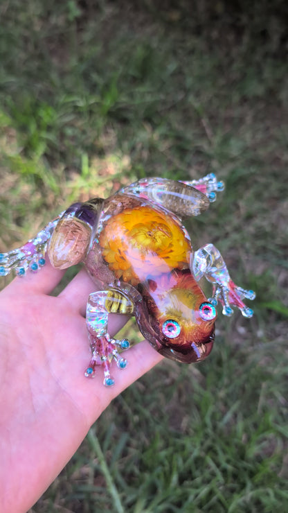 Resin Frog Figurine with Real Flowers | Handmade Frog Decor | Nature Inspired Gift for Frog Lovers
